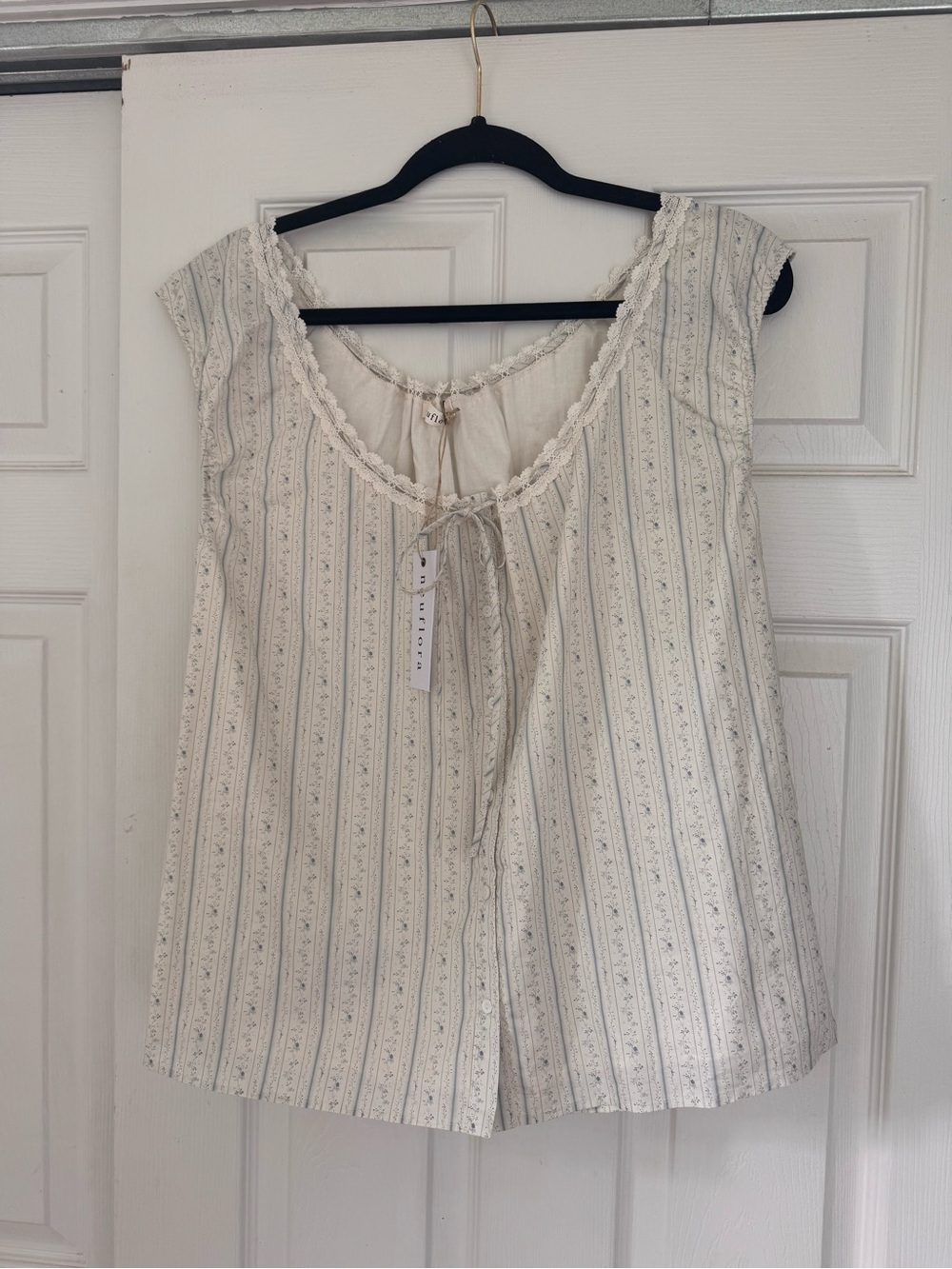Cream Striped Floral Tie-Front Cap Sleeve Blouse